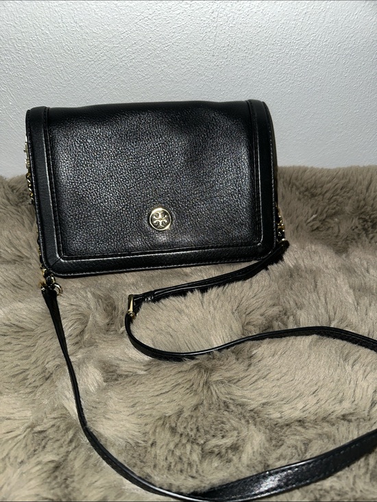 Tory Burch Handbags - Tory Burch Black Leather Pebbled Crossbody with Gold Logo